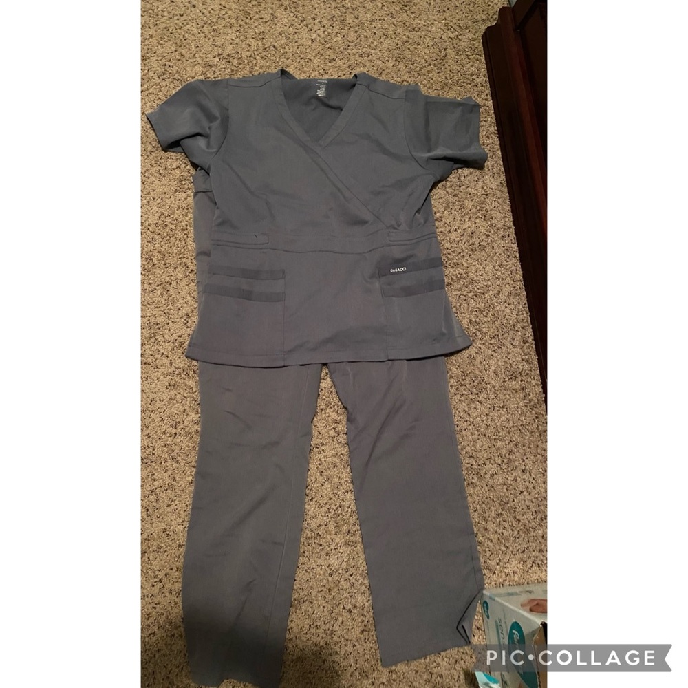 Women’s scrub set